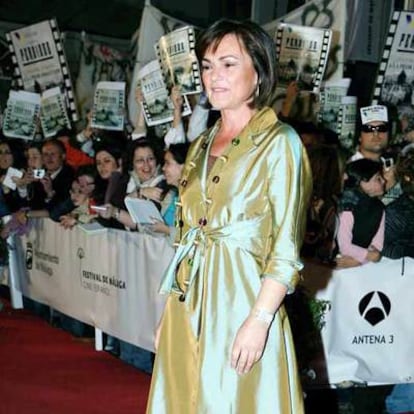 La ministra de Cultura, Carmen Calvo, a su llegada a la alfombra roja del Teatro Cervantes de Málaga