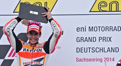 Márquez celebra su victoria en el Gran Premio de Alemania