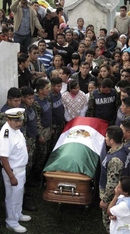 Entierro de Melquisedet Angulo en Tabasco, el pasado lunes.