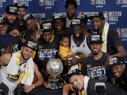 Los Warriors, con el título de campeones del Oeste.