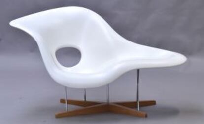 'La chaise', un icono del diseño orgánico con unas formas que convidan a tocarla, creada por Charles y Ray Eames.