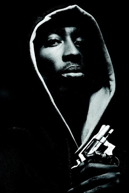 Tupac Shakur, en una fotografía de Albert Watson.