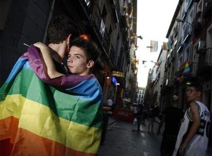 Las calles de Chueca (Madrid) bullen estos días de adolescentes que celebran el Orgullo Gay.