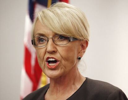 La gobernadora Jan Brewer. 