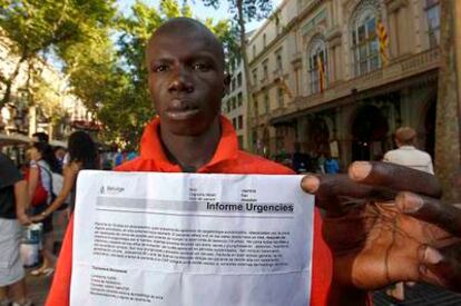 Abdallah Fall y otros 24 inmigrantes subsaharianos se han manifestado para reclamar que la Dirección General de Atención a la Infancia y a la Adolescencia (DGAIA) no les abandone a su suerte