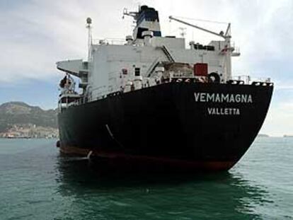 El petrolero que actuaba como gasolinera flotante en Gibraltar