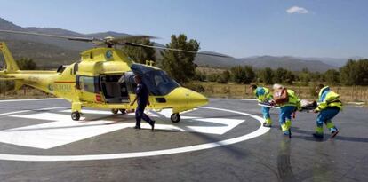 Simulacro de un rescate con uno de los helicópteros del Summa.