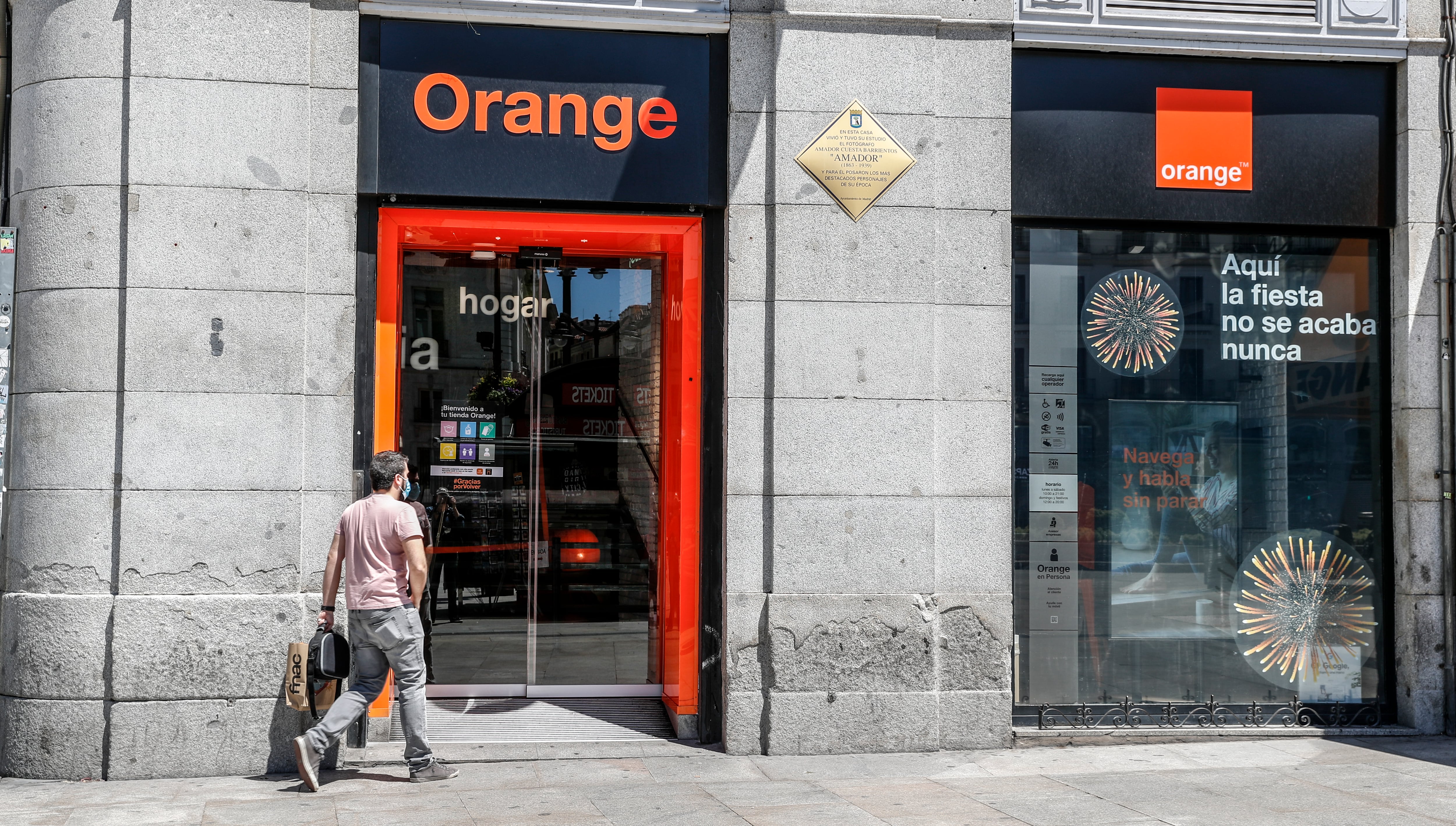 Tienda de Orange en la Puerta del Sol, en Madrid.