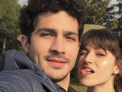 'Selfie' de Chino Darín y Úrsula Corberó publicado en la cuenta de Instagram del actor. La pareja lleva junta desde 2015, cuando se conocieron en el rodaje de la serie 'La embajada'.