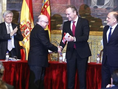 Fabra entrega el premio &#039; Convivencia a la Orden Hospitalaria San Juan de Dios La Orden Hospitalaria 