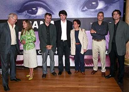 Diego Galán, Elena Sánchez, Domingo Corral, Fernando Bovaira, Rocío Centurión, Juan Zavala y Jacques Roldán (de izquierda a derecha), en San Sebastián.