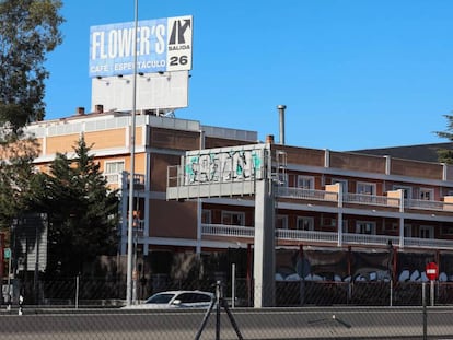 La fachada del club de alterne Flower's, junto a la autovía A-6, a la altura de Las Rozas, en una imagen tomada este diciembre.