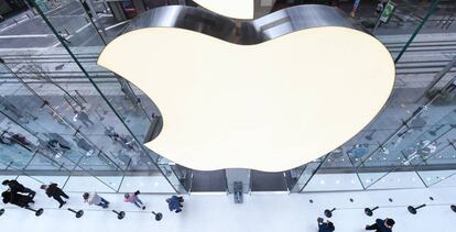 Fila de clientes para comprar los nuevos productos de Apple, en Sídney (Australia), en septiembre.