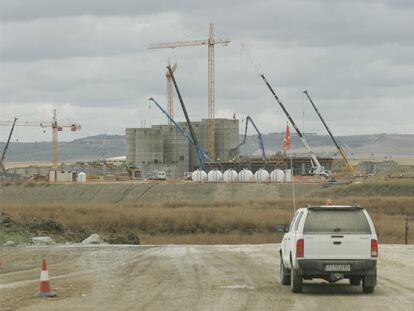 Labores de construcción en uno de los departamentos de la mina Cobre Las Cruces, en Sevilla.