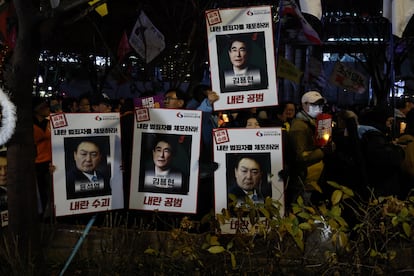 Grupos de manifestantes piden este jueves en Sel el arresto del presidente Yoon Suk-yeol y del ex ministro de Defensa Kim Yong-hyun.