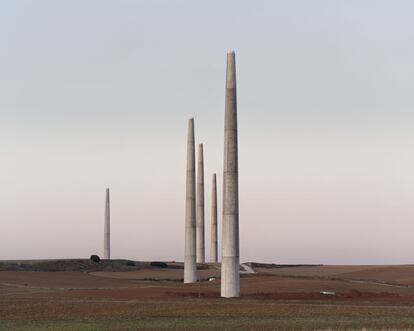 Obras del parque eólico Gecama, con 82 aerogeneradores. Se extenderá por cuatro localidades conquenses: Honrubia, Cañada Juncosa, Atalaya del Cañavate y Tébar.