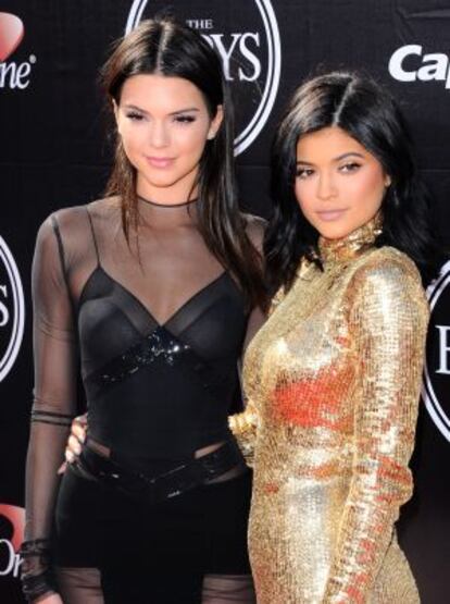 Kendall y, a la derecha, Kylie Jenner en los ESPYS Awards 2015.