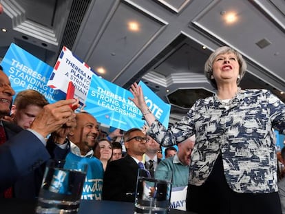 La primera ministra, Theresa May, en el cierre de campaña.