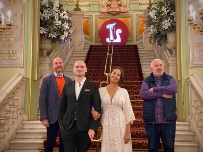 De izquierda a derecha, Víctor García de Gomar, Michael Fabiano, Nadine Sierra y Marc Minkowski el día 12 en el Liceu.