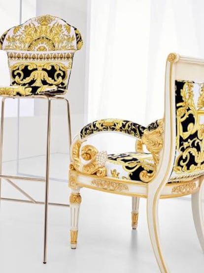 "La silla Vanitas fue el chispazo inicial que dio la idea de crear una línea para la casa". La reencarnación de esta pieza clásica de la firma italiana incorpora los arabescos barrocos que Versace imaginó en los 90 |