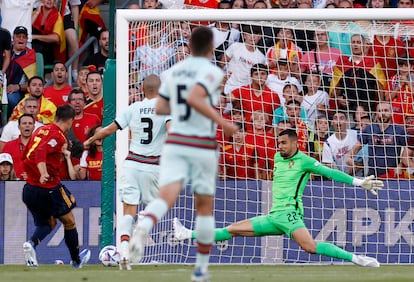 Morata marca el gol de España.
