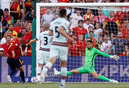 Morata marca el gol de España.