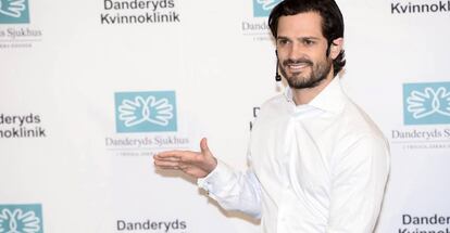 El príncipe Carlos Felipe de Suecia anuncia el nacimiento de su primer bebé.