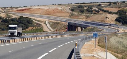 Autopista AP-36, entre las localidades de Oca&ntilde;a y La Roda.