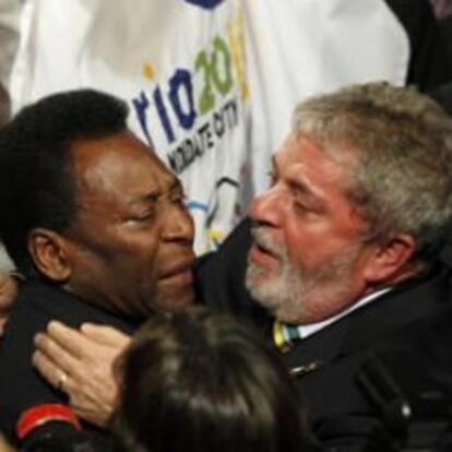 Pelé junto con Lula da Silva tras conocer que Río de Janeiro será la sede de los Juegos de 2016