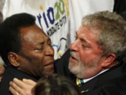 Pelé junto con Lula da Silva tras conocer que Río de Janeiro será la sede de los Juegos de 2016