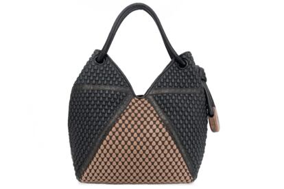 Bolso Marina Bay Bicolor de Tissa Fontaneda (1.355 €).