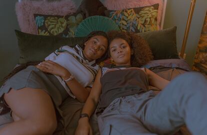 Lovie Simone (izquierda) y Celeste O'Connor in 'Selah and The Spades'.