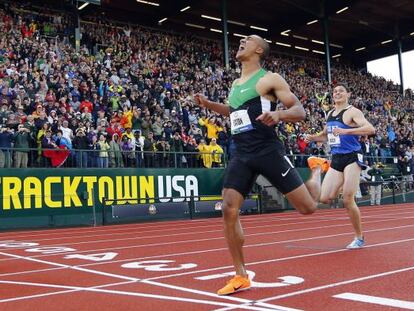 Ashton Eaton, exultante en la meta