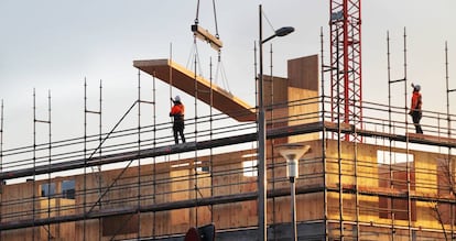 Promoci&oacute;n de 65 viviendas protegidas en Hondarribia (Guipuzkoa) con estructura de madera que realiza la empresa vasca Egoin. 