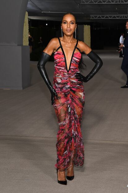 Kerry Washington, con vestido y guantes de látex, ambos de Prabal Gurung.