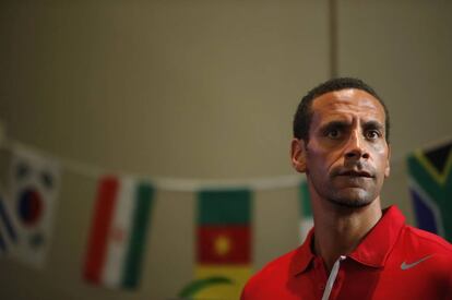 Rio Ferdinand durante ato promocional da Copa do Mundo do Brasil 2014.