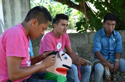 Kevin durante los talleres de Plan Internacional.