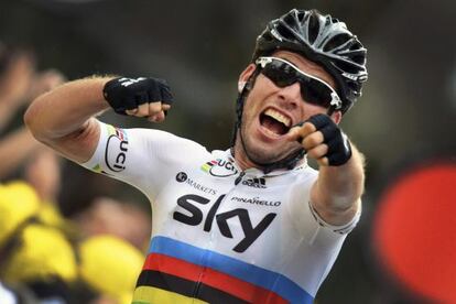 Cavendish celebra su victoria en la decimoctava etapa del Tour.