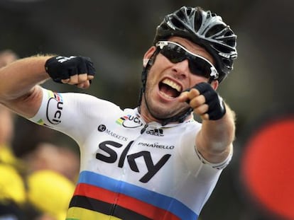 Cavendish celebra su victoria en la decimoctava etapa del Tour.