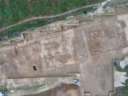 Vista aérea de las ruinas de un edificio de oficinas gubernamentales, que se cree que fue un departamento musical de la Dinastía Qin.