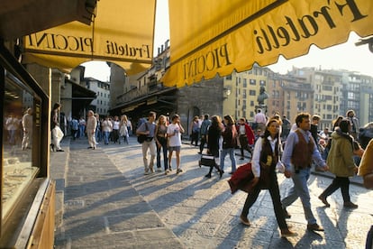 Esta popular película que retrata la Florencia de los 70, los años de plomo, se rodó en la ciudad toscana con la Piazza Demidoff y el río Arno como referentes principales, sobre cuyo cauce cruza uno de los puentes más románticos del mundo: el Ponte Vecchio.