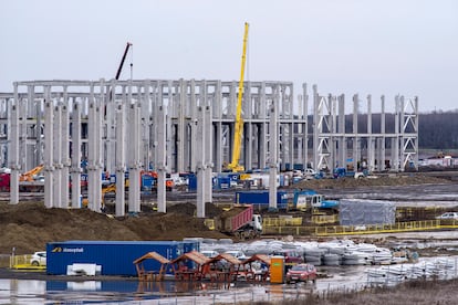 Obras de construcción de la fábrica de baterías CATL en Debrecen (Hungría). 