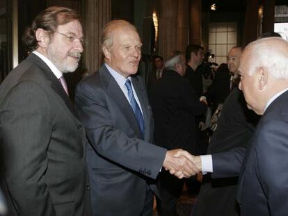 Juan Luis Cebrián, Emilio Ybarra y Jesús de Polanco.