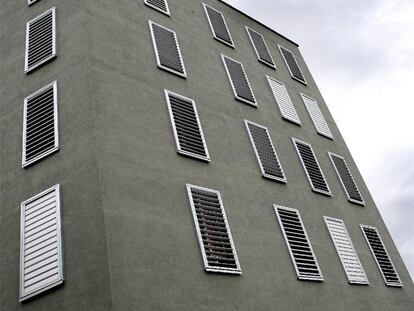 El edificio ganador del FAD tiene un exterior sencillo y simple, pero innova en los interiores.