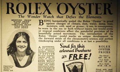 En 1927, la joven nadadora inglesa Mercedes Gleitze cruza el Canal de la Mancha a nado equipada con un Rolex Oyster, el primer reloj de pulsera hermético.