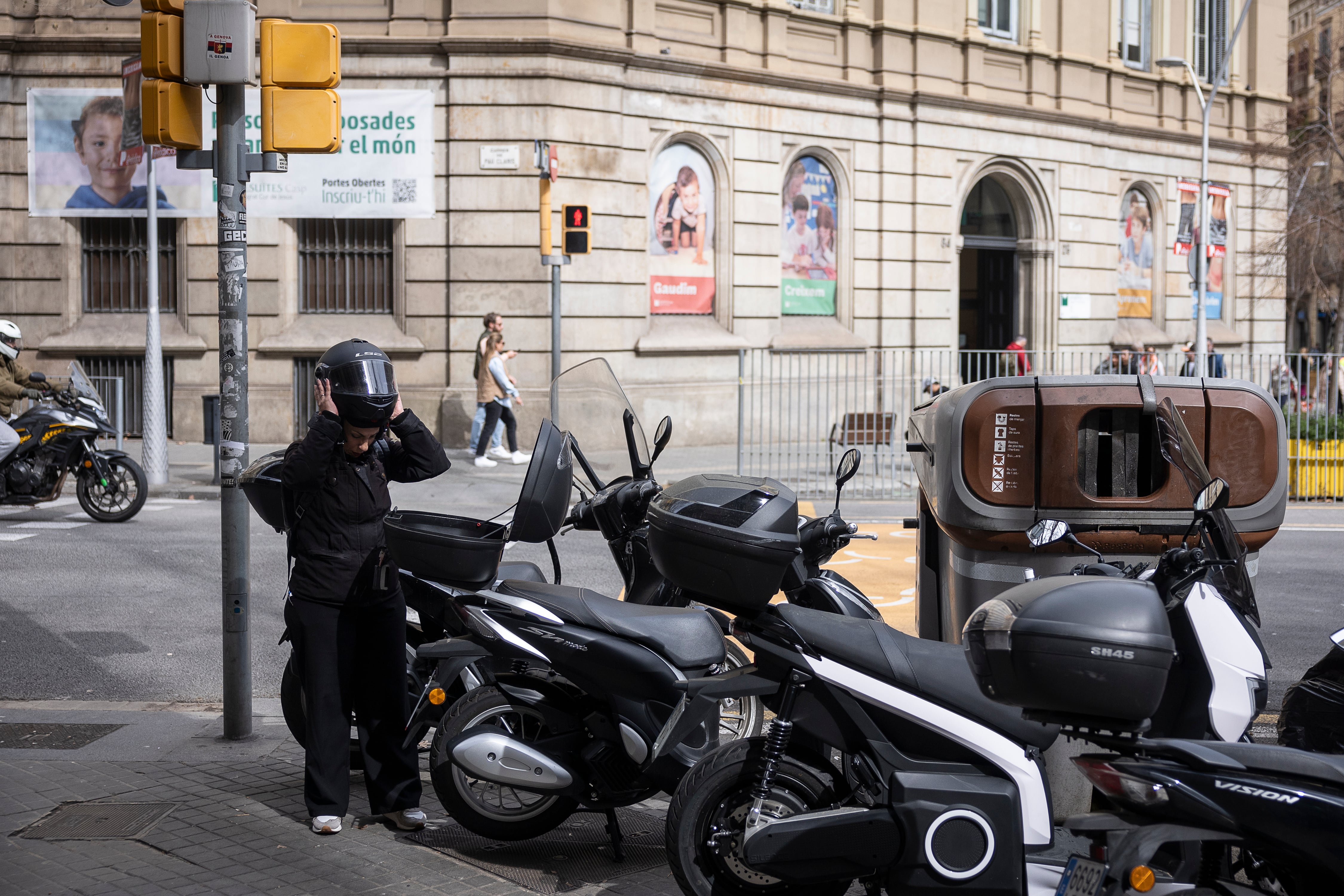 Barcelona subvencionará con un máximo de 600 euros el cambio de ciclomotor de gasolina a eléctrico