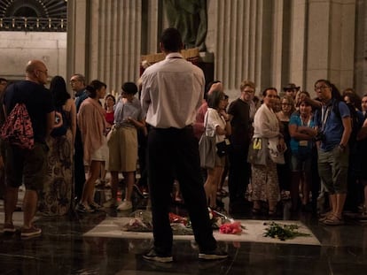 Expertos internacionales en memoria y otros visitantes este sábado en el Valle de los Caídos.