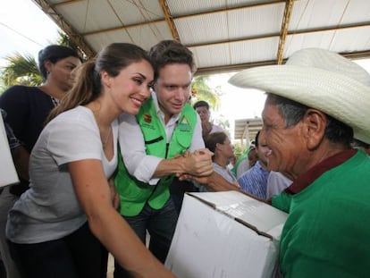 Anahi y Velasco, en un acto oficial en Chiapas.