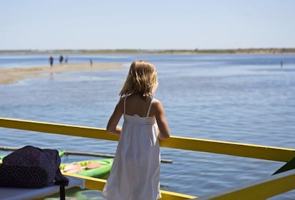 La Punta de la Banya es el extremo sur del Delta del Ebro. Vista desde el restaurante marítimo el Chiringuito de la Costa.