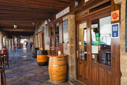 La Esquina de Colás, una de las tabernas que se encuentran en la plaza Mayor de Toro.